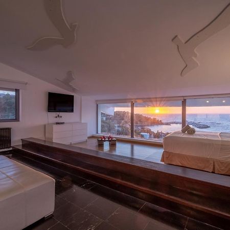 Icarus Luxury Beachfront Villa Gialiskari  Екстер'єр фото