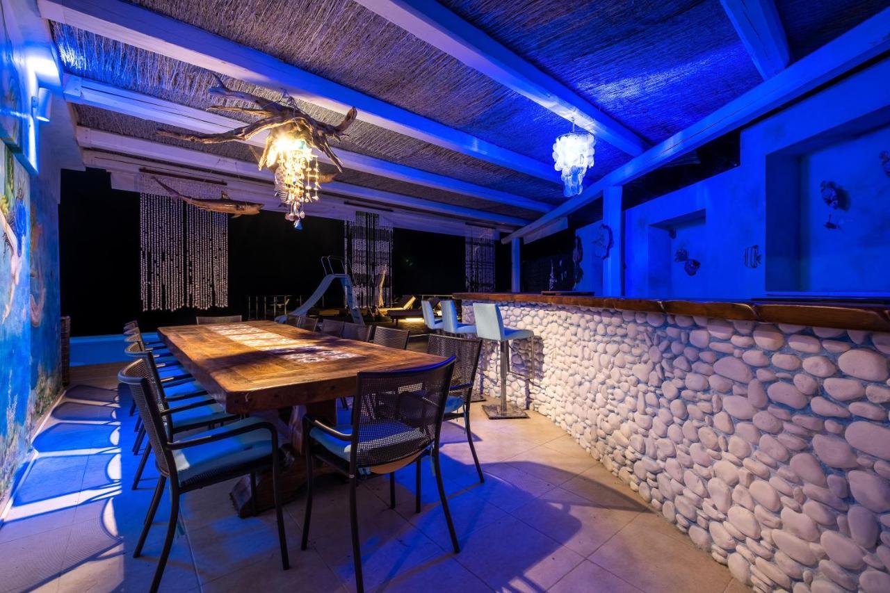 Icarus Luxury Beachfront Villa Gialiskari  Екстер'єр фото