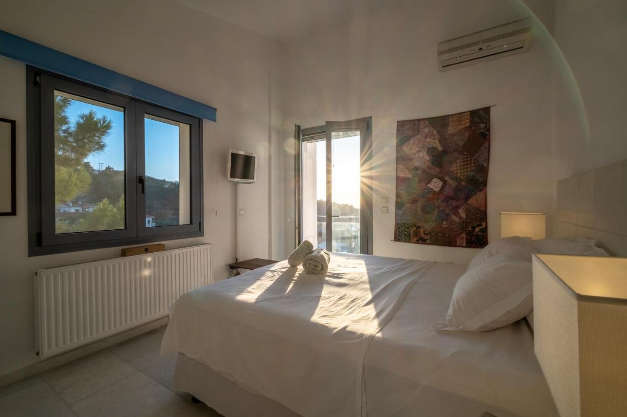 Icarus Luxury Beachfront Villa Gialiskari  Екстер'єр фото