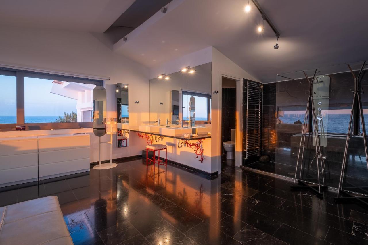 Icarus Luxury Beachfront Villa Gialiskari  Екстер'єр фото