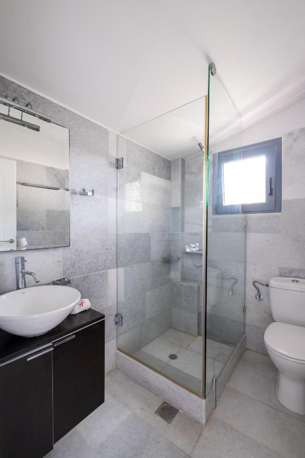 Icarus Luxury Beachfront Villa Gialiskari  Екстер'єр фото